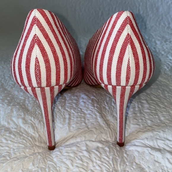 CHARLES By Charles David “Vicky” Candy Red Stripe Pump - Picture 5 of 6